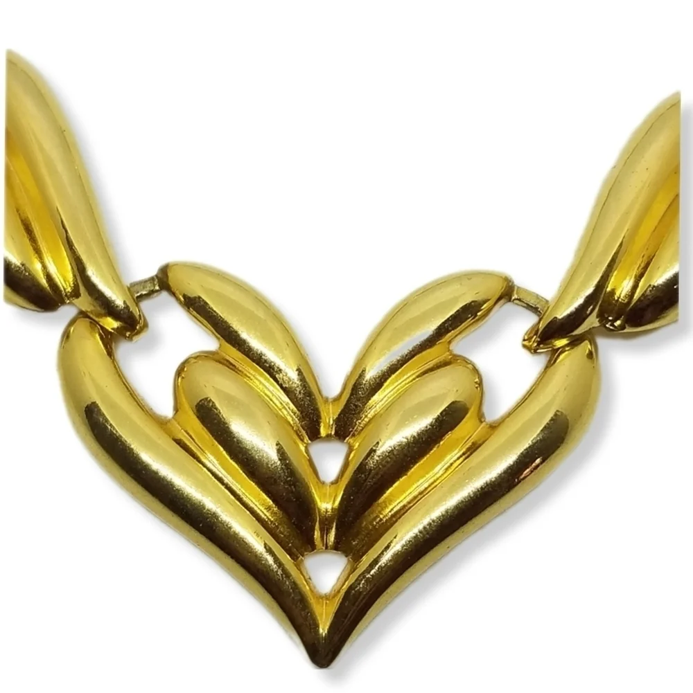 VINTAGE GOLDTONE WINGED HEART STATEMENT NECKLACE & EARRINGS SET